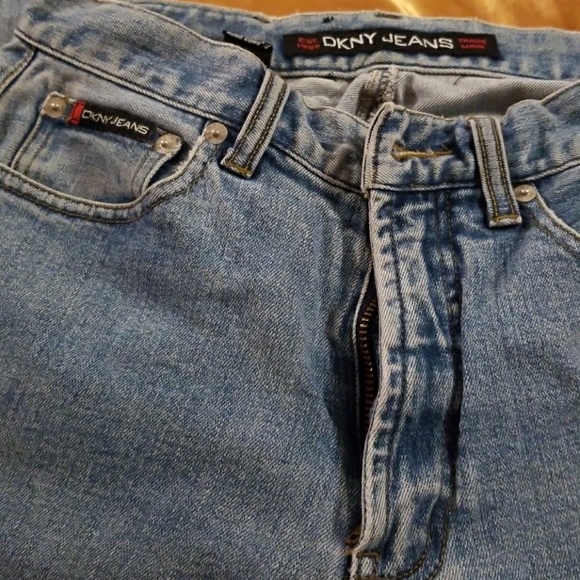 Vintage DKNY Jeans size 6, 25"waist ,super soft - Picture 3 of 7